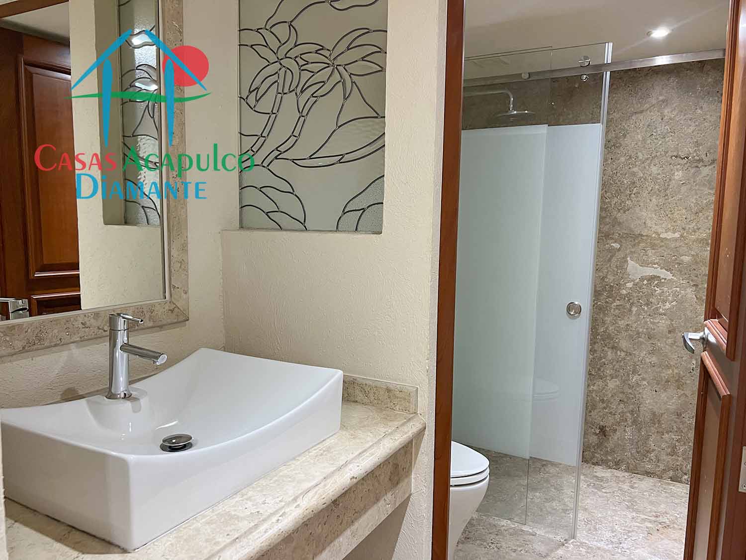 Brisas Diamante villa 78 - Baño completo en estancia 1